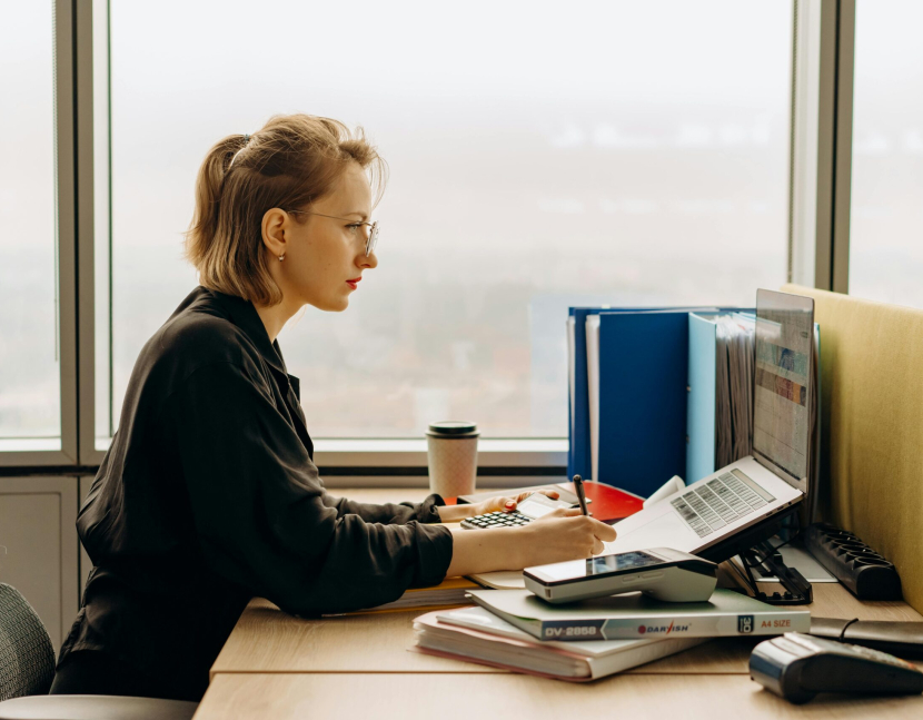 pexels-mikhail-nilov-8297040